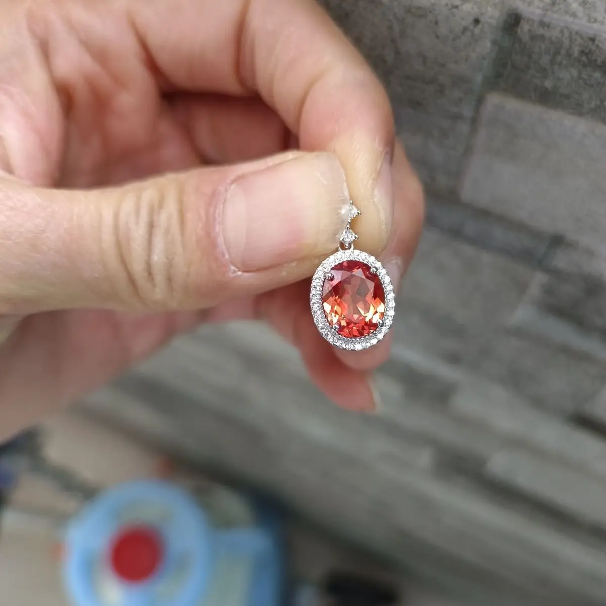 Женский кулон из серебра 925 пробы с оранжевым корундом и сапфиром, 3 карата, 8x10 мм, твердость 9
Женский кулон из серебра 925 пробы с оранжевым корундом и сапфиром, 3 карата, 8x10 мм, твердость 9