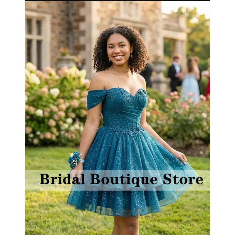 Customized Glitter Tulle Lace Applique Short Homecoming Dresses Off Shoulder A Line DAMA Dress for Quinceanera
Customized Glitter Tulle Lace Applique Short Homecoming Dresses Off Shoulder A Line DAMA Dress for Quinceanera