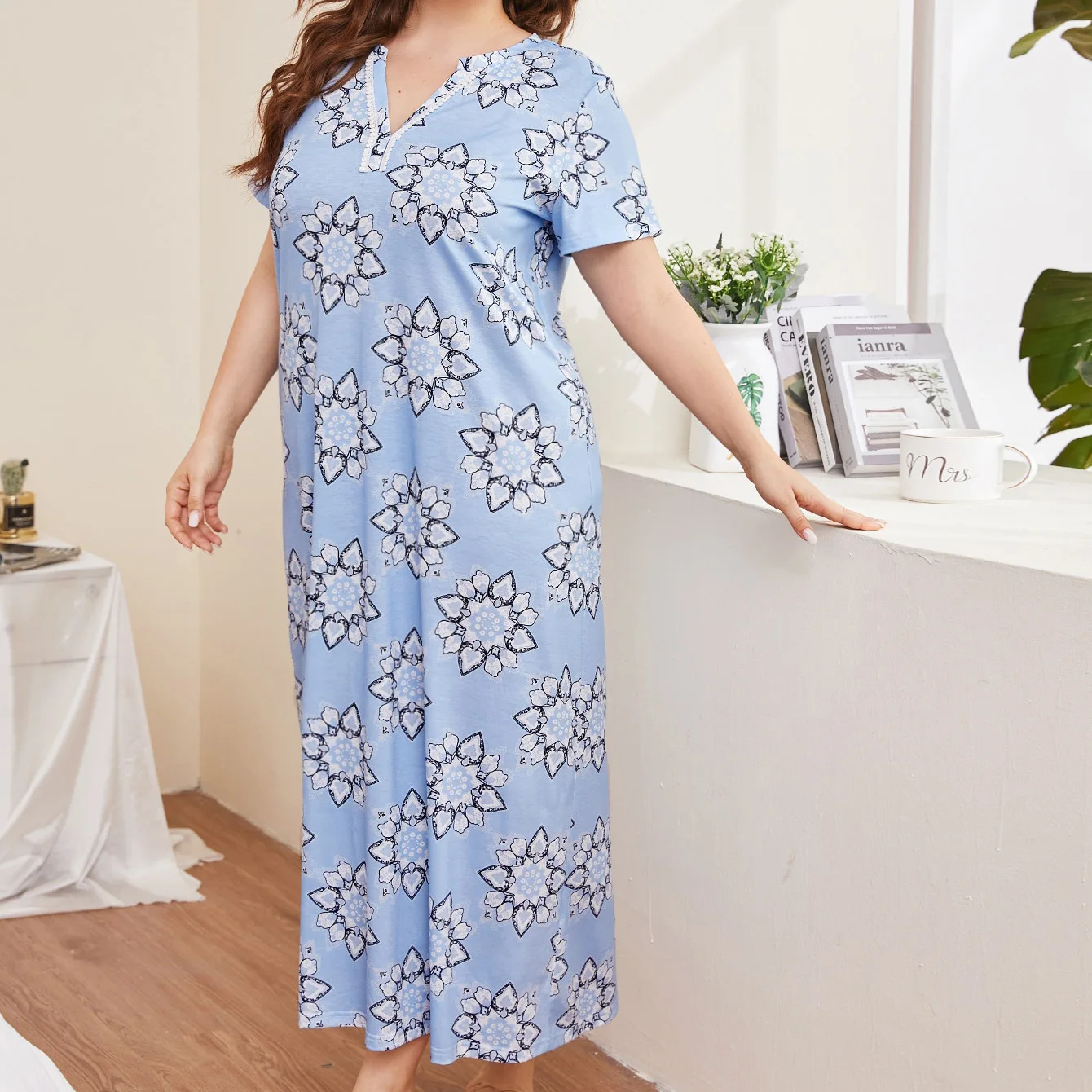 Spring And Summer Oversized Women's Clothes V-Neck Short Sleeved Long Skirt Imitation Cotton Print Home Pajamas For Women
Spring And Summer Oversized Women's Clothes V-Neck Short Sleeved Long Skirt Imitation Cotton Print Home Pajamas For Women