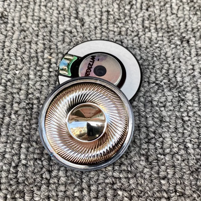 Hifi 40mm Headset Driver Headphones Speaker units 32ohm Earphone Repair Parts titanium diaphragm N52 magnet Good Resolution New
Hifi 40mm Headset Driver Headphones Speaker units 32ohm Earphone Repair Parts titanium diaphragm N52 magnet Good Resolution New