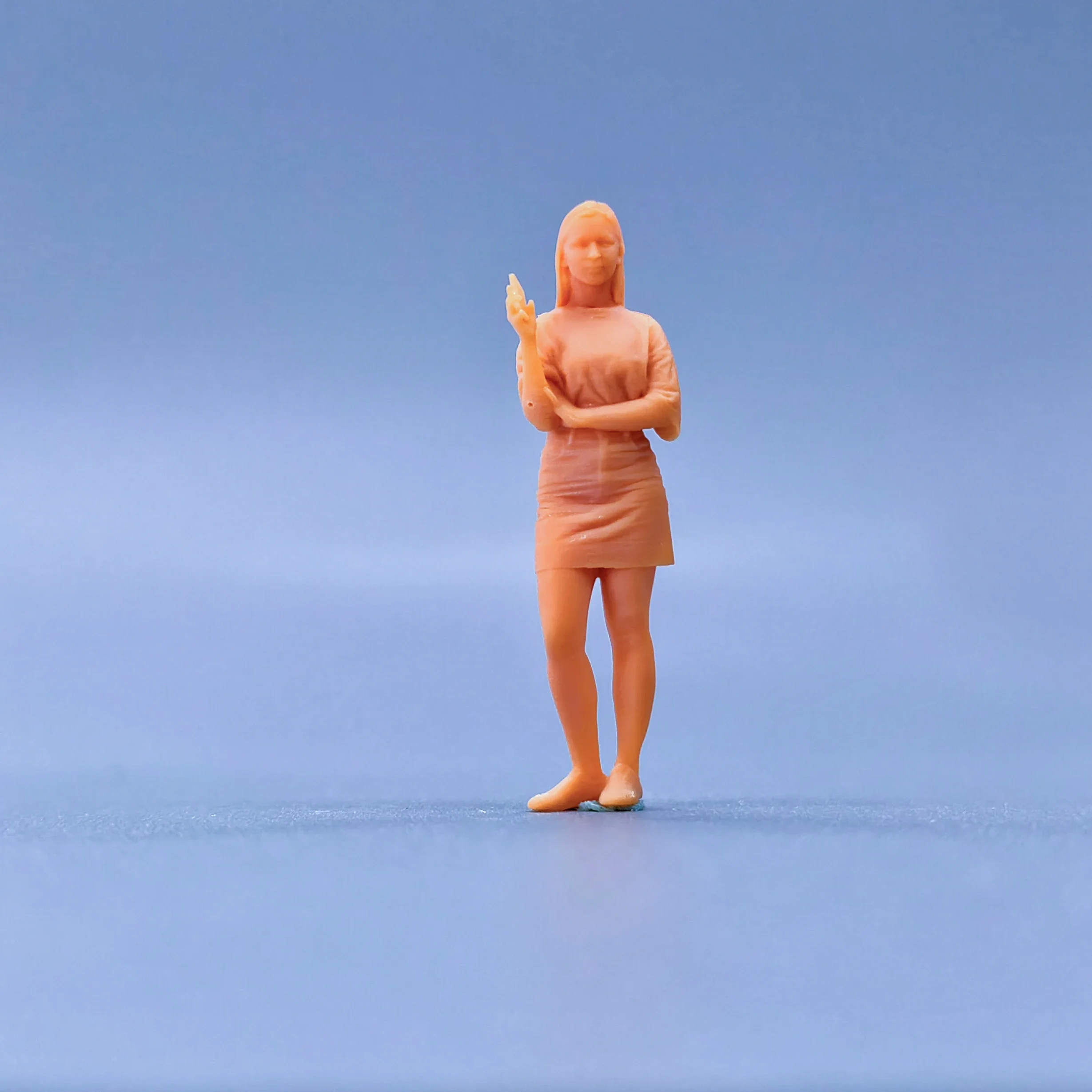 1/64 1/43 Figurines Scale Model Resin A Girl Standing with A Phone In Hand Uncolored Miniatures Diorama Hand-painted L113
1/64 1/43 Figurines Scale Model Resin A Girl Standing with A Phone In Hand Uncolored Miniatures Diorama Hand-painted L113