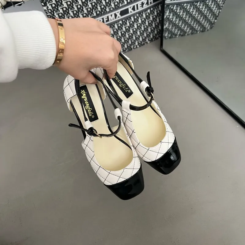 2023 Square Toe Rhombic Mixed Color Buckle Woman Shoes Low Heel Mary Jane Hollow Summer Dress Shoes Women's Pumps Student Shoes
2023 Square Toe Rhombic Mixed Color Buckle Woman Shoes Low Heel Mary Jane Hollow Summer Dress Shoes Women's Pumps Student Shoes