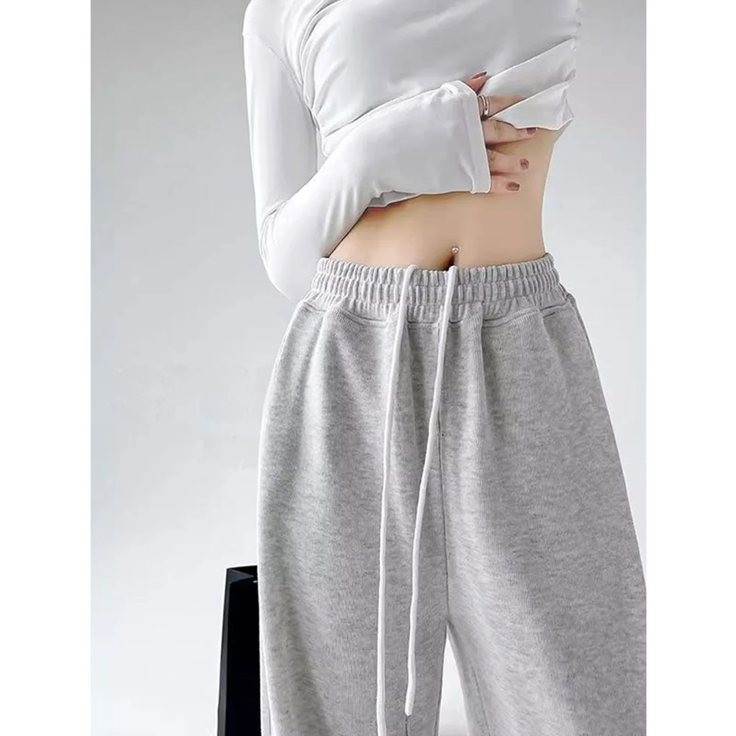 American Style Fleece Lined Loose Casual Sports Pants for Women High Waist Wide Leg Straight Cut Comfortable plus Size Trousers
American Style Fleece Lined Loose Casual Sports Pants for Women High Waist Wide Leg Straight Cut Comfortable plus Size Trousers