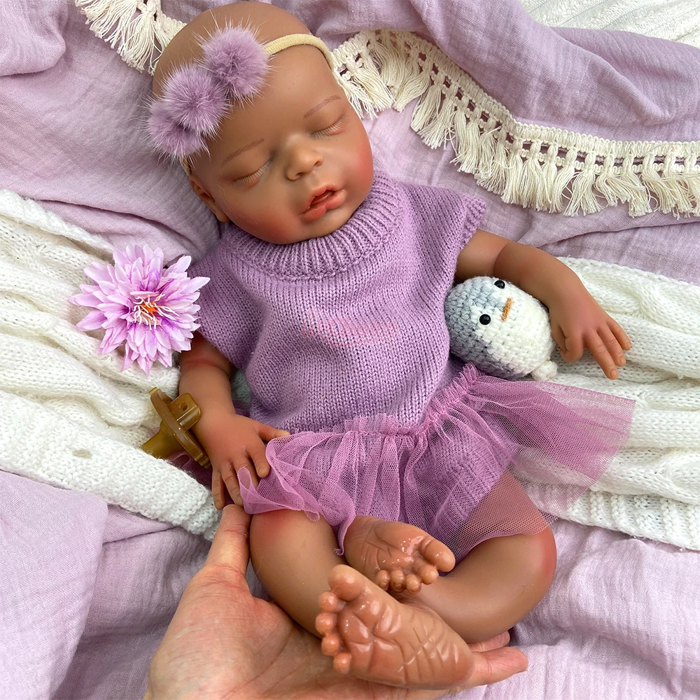 18-дюймовая очаровательная силиконовая кукла-реборн девочка ручной работы, реалистичная, с утяжеленным телом, мягкая на ощупь, для обучения и развлекательных занятий
18-дюймовая очаровательная силиконовая кукла-реборн девочка ручной работы, реалистичная, с утяжеленным телом, мягкая на ощупь, для обучения и развлекательных занятий