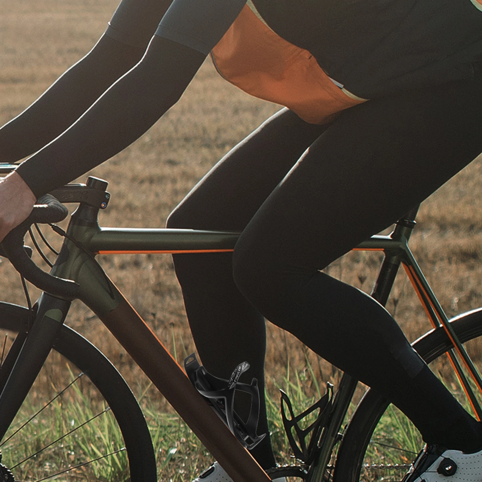 Держатель для стакана с водой на велосипеде, легкий ПК, черная клетка для велосипедной бутылки H, аксессуары для длительной езды, многофункциональная долговечная гарантия 
Держатель для стакана с водой на велосипеде, легкий ПК, черная клетка для велосипедной бутылки H, аксессуары для длительной езды, многофункциональная долговечная гарантия