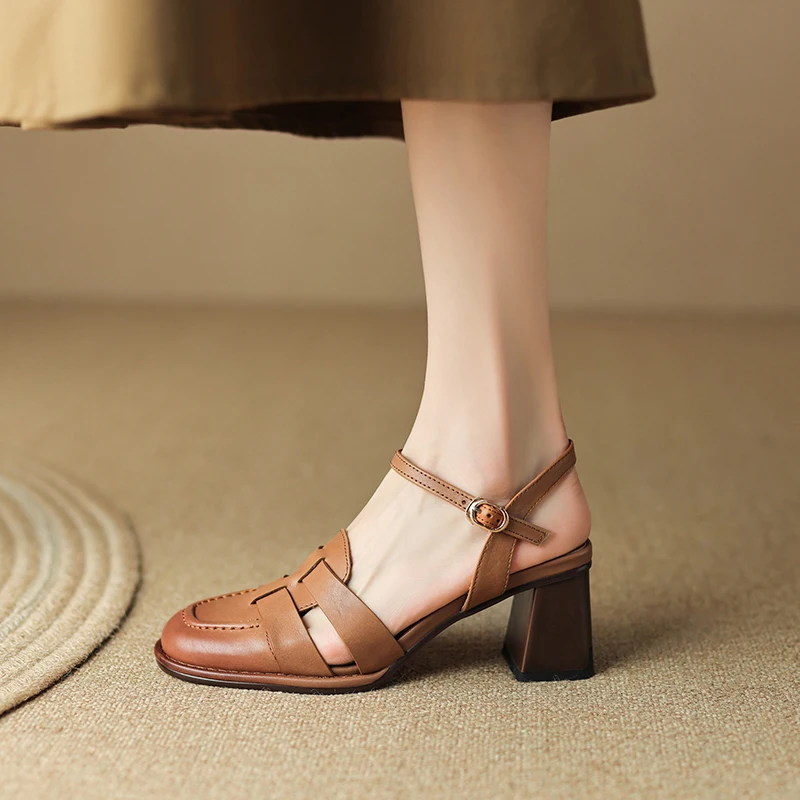 Size 34-43 Retro Genuine Leather Retro Sandals Woman Top Quality Ladies Buckle 2026 New Summer Shoes Thick High Heels Sandals
Size 34-43 Retro Genuine Leather Retro Sandals Woman Top Quality Ladies Buckle 2026 New Summer Shoes Thick High Heels Sandals