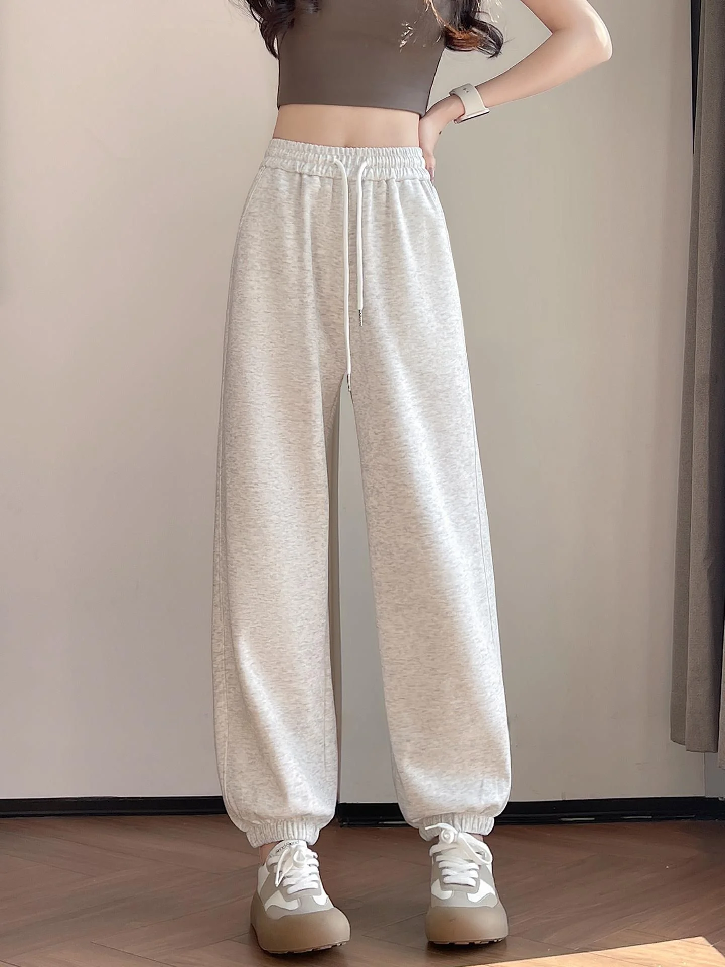 White Grey Sports Pants Women's 2026 New Style Spring Autumn Small Size Super Beautiful Nine Points Casual Sweatpants
White Grey Sports Pants Women's 2026 New Style Spring Autumn Small Size Super Beautiful Nine Points Casual Sweatpants