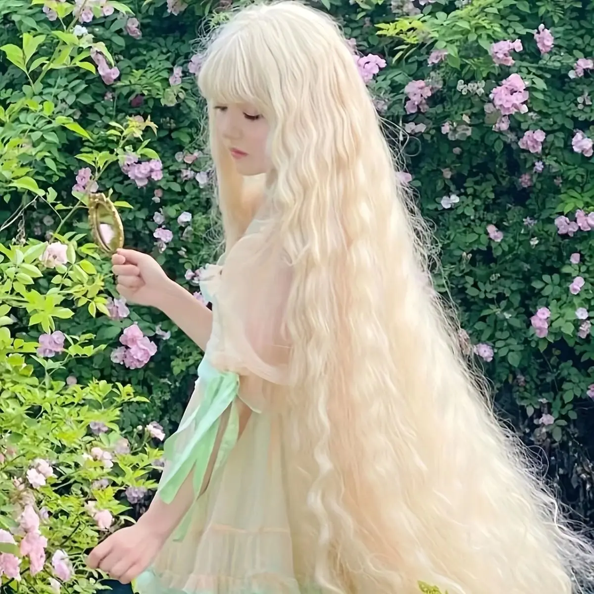 A Wig-wearing Female Angel With Long White Hair Lolita Corn Curls And A Pastoral-themed Photo Shoot With Long Wavy Hair
A Wig-wearing Female Angel With Long White Hair Lolita Corn Curls And A Pastoral-themed Photo Shoot With Long Wavy Hair