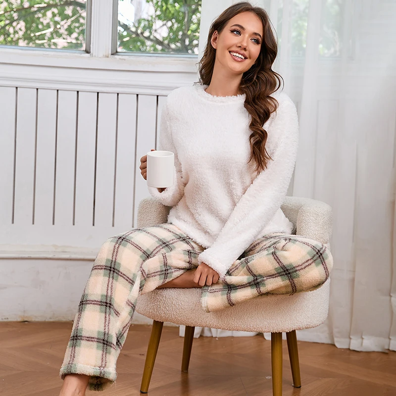 Women's Flannel Sleepwear Set - Long Sleeve Round Neck Tops & Elastic Pants Pajamas Soft And Comfortable & Two Piece Set Pijamas
Women's Flannel Sleepwear Set - Long Sleeve Round Neck Tops & Elastic Pants Pajamas Soft And Comfortable & Two Piece Set Pijamas