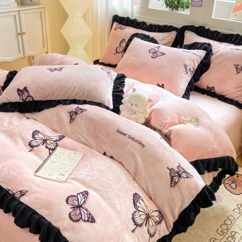 French Style Korean Lace Milk Velvet Bedding Set Four Piece Set Thicken Duvet Cover Flat Sheet Pillowcase Double Quilt Cover Set
French Style Korean Lace Milk Velvet Bedding Set Four Piece Set Thicken Duvet Cover Flat Sheet Pillowcase Double Quilt Cover Set