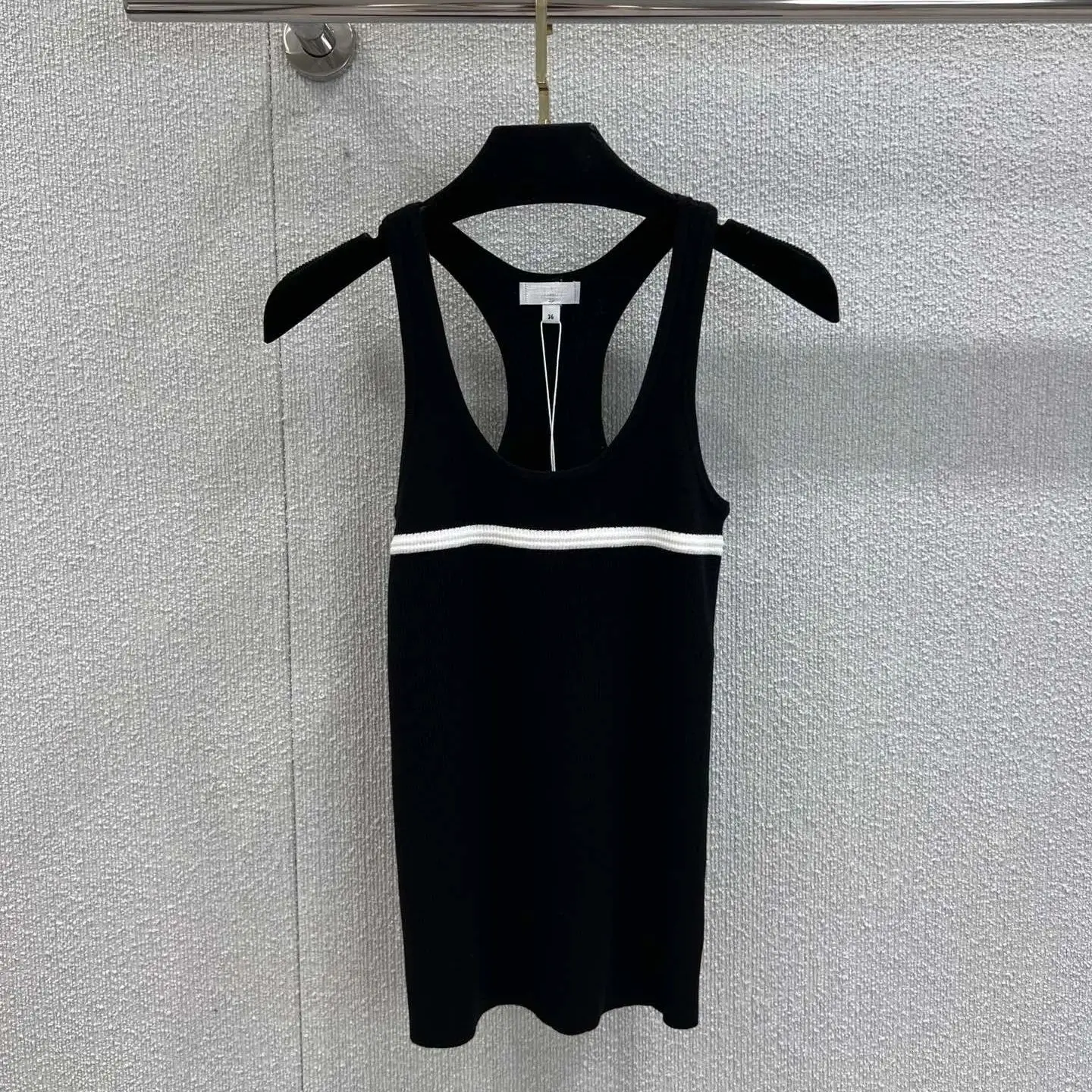 25Ss spring and summer new invincible versatile knitted vest
25Ss spring and summer new invincible versatile knitted vest