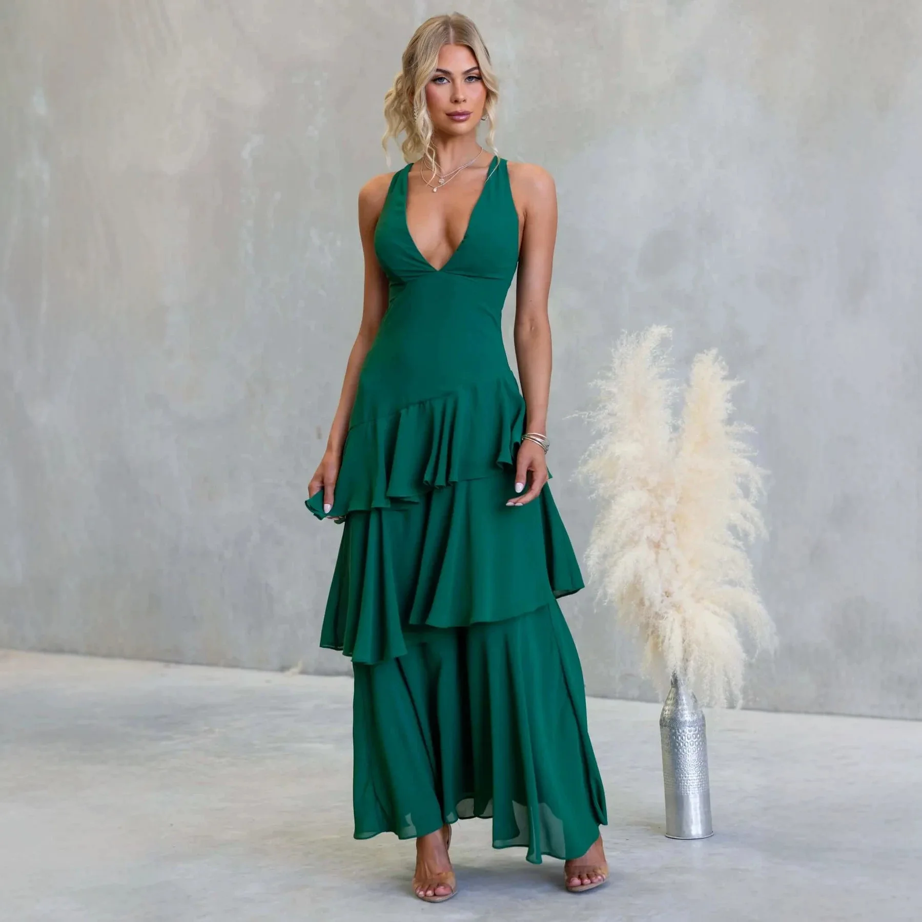 2026 Spring/summer Chiffon Multi-layer V-neck Backless Cake-style Fashionable Mid-length Dress 2675 Maxi Party Elegant
2026 Spring/summer Chiffon Multi-layer V-neck Backless Cake-style Fashionable Mid-length Dress 2675 Maxi Party Elegant