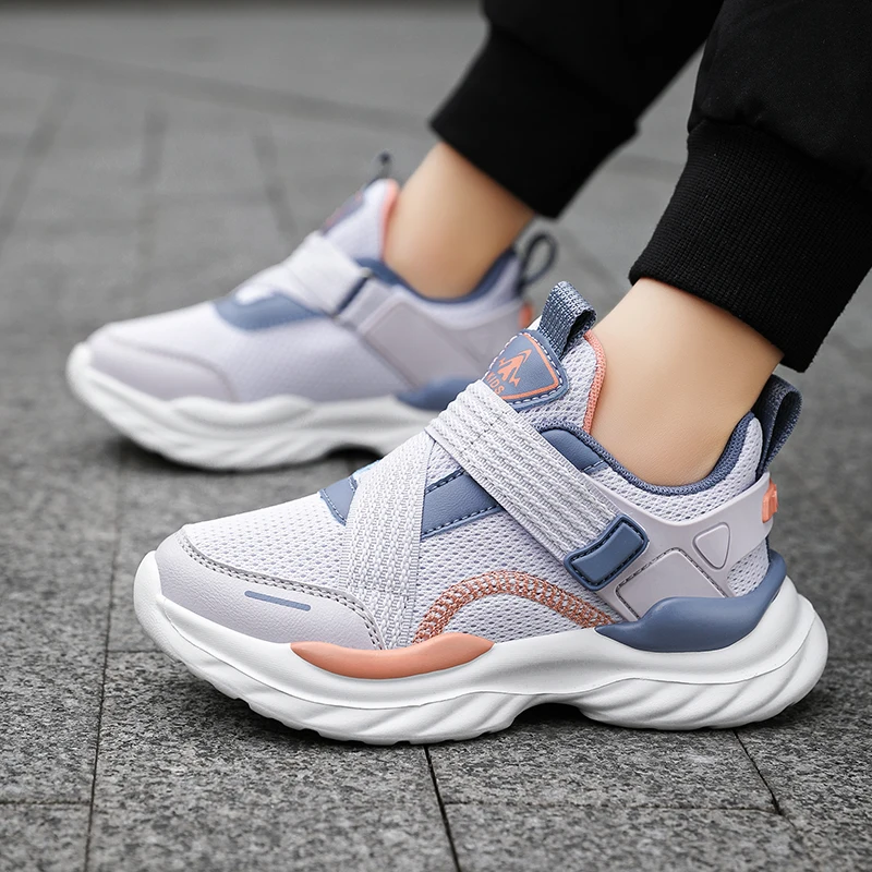 New style mesh breathable Velcro casual running shoes - lightweight children's sports shoes with fly-threads construction
New style mesh breathable Velcro casual running shoes - lightweight children's sports shoes with fly-threads construction