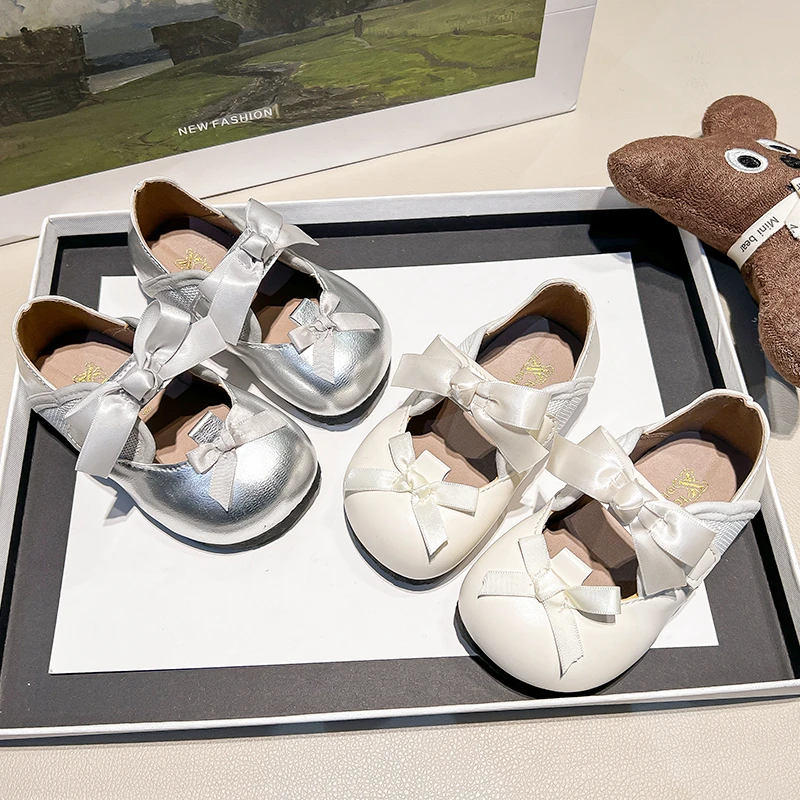 Kids Leather Shoes for Girls 2025 New Autumn Toddler Ballet Flats with Cute Bow Soft Sole Chic Princess Girls School Party Flats
Kids Leather Shoes for Girls 2025 New Autumn Toddler Ballet Flats with Cute Bow Soft Sole Chic Princess Girls School Party Flats