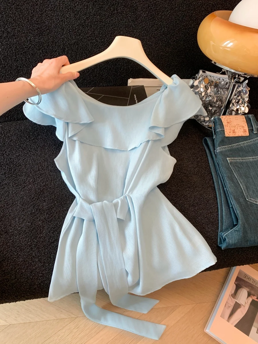 Летняя женская блузка на одно плечо Ice Blue Premium Feel One Shoulder Shirt, очень красивый шифоновый топ, стройнящий силуэт, в корейском стиле, для повседневной носки.
Летняя женская блузка на одно плечо Ice Blue Premium Feel One Shoulder Shirt, очень красивый шифоновый топ, стройнящий силуэт, в корейском стиле, для повседневной носки.