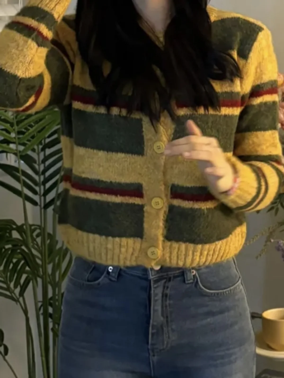 Unique Beautiful Women's Knitted Long Sve round Ne Sweater Cardigan Soft Vintage Striped Single Button Warm Outerwear Top
Unique Beautiful Women's Knitted Long Sve round Ne Sweater Cardigan Soft Vintage Striped Single Button Warm Outerwear Top