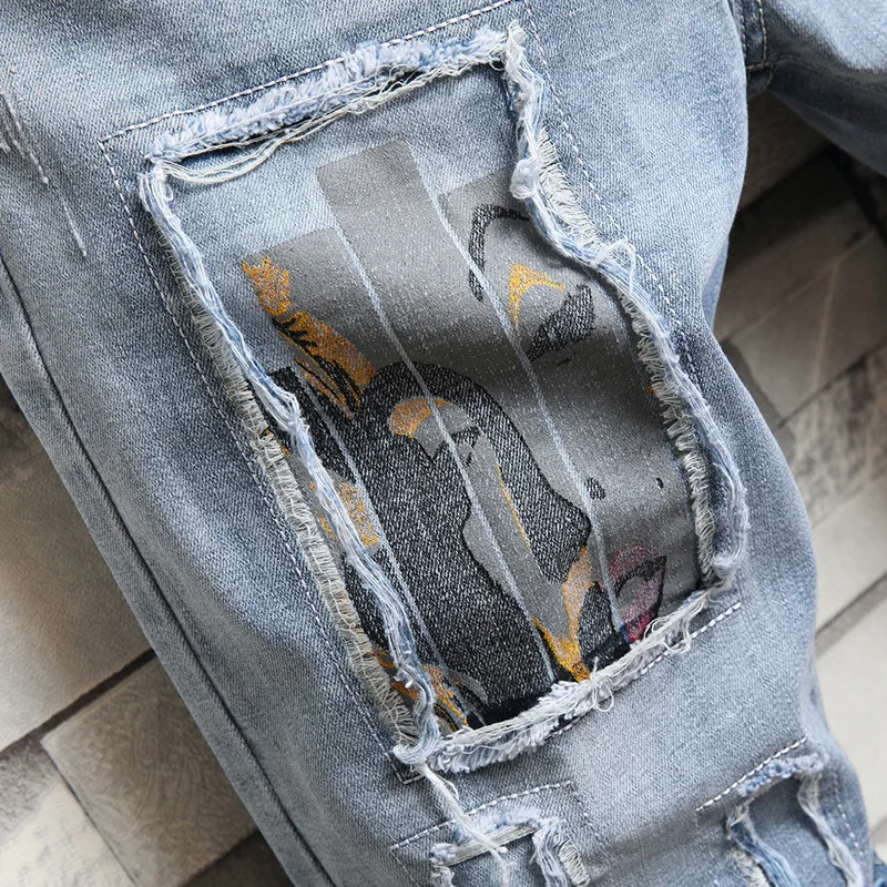 New Summer Men Light Blue Printed Denim Shorts Quality Male Straight Fit Personalized Short Jeans Man Elastic Knee Length Jeans
New Summer Men Light Blue Printed Denim Shorts Quality Male Straight Fit Personalized Short Jeans Man Elastic Knee Length Jeans