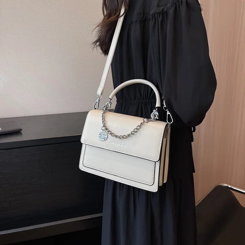 Women's Stylish Shoulder Bag Summer New Mini Square Crossbody Purse with Chain Strap, Fashionable Handbag for Women
Women's Stylish Shoulder Bag Summer New Mini Square Crossbody Purse with Chain Strap, Fashionable Handbag for Women