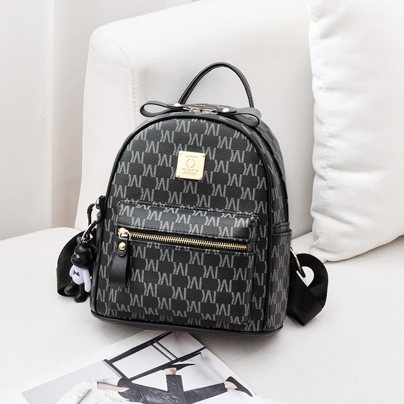 Travel backpack in various sizes, large capacity, mom's shoulder and double shoulder bag, soft leather
Travel backpack in various sizes, large capacity, mom's shoulder and double shoulder bag, soft leather