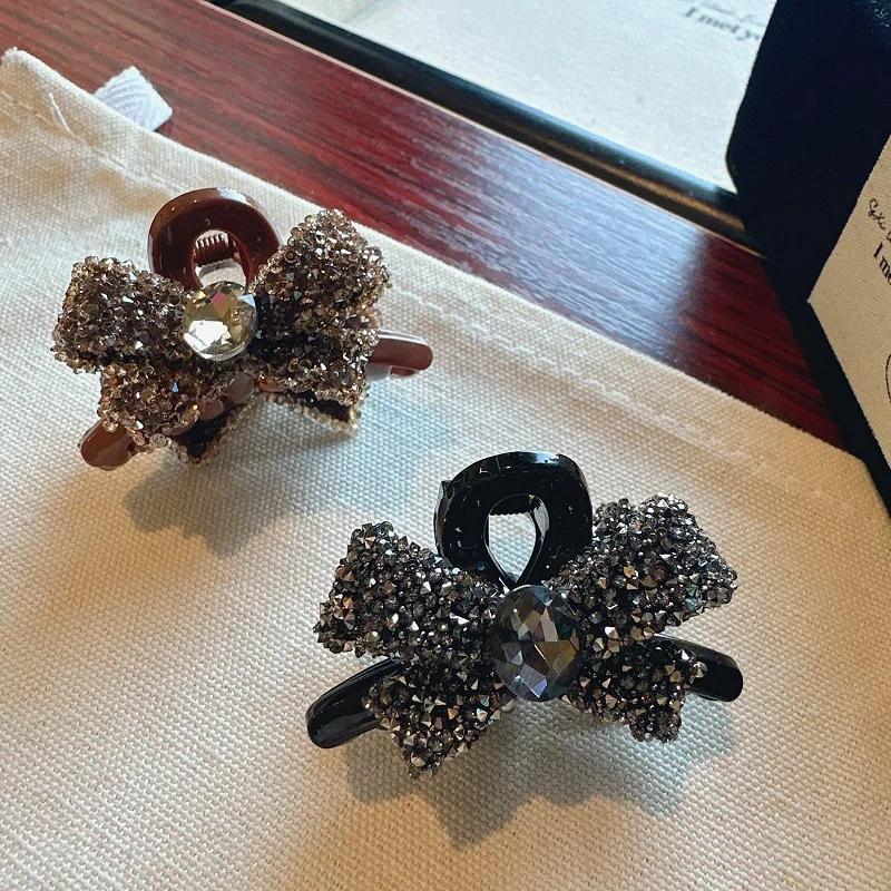 Crystal Bow Mini Claw Clip, Elegant Rhinestone Side Hair Clip for Women, Sparking Hair Clip, Perfect Gift For Special Days
Crystal Bow Mini Claw Clip, Elegant Rhinestone Side Hair Clip for Women, Sparking Hair Clip, Perfect Gift For Special Days