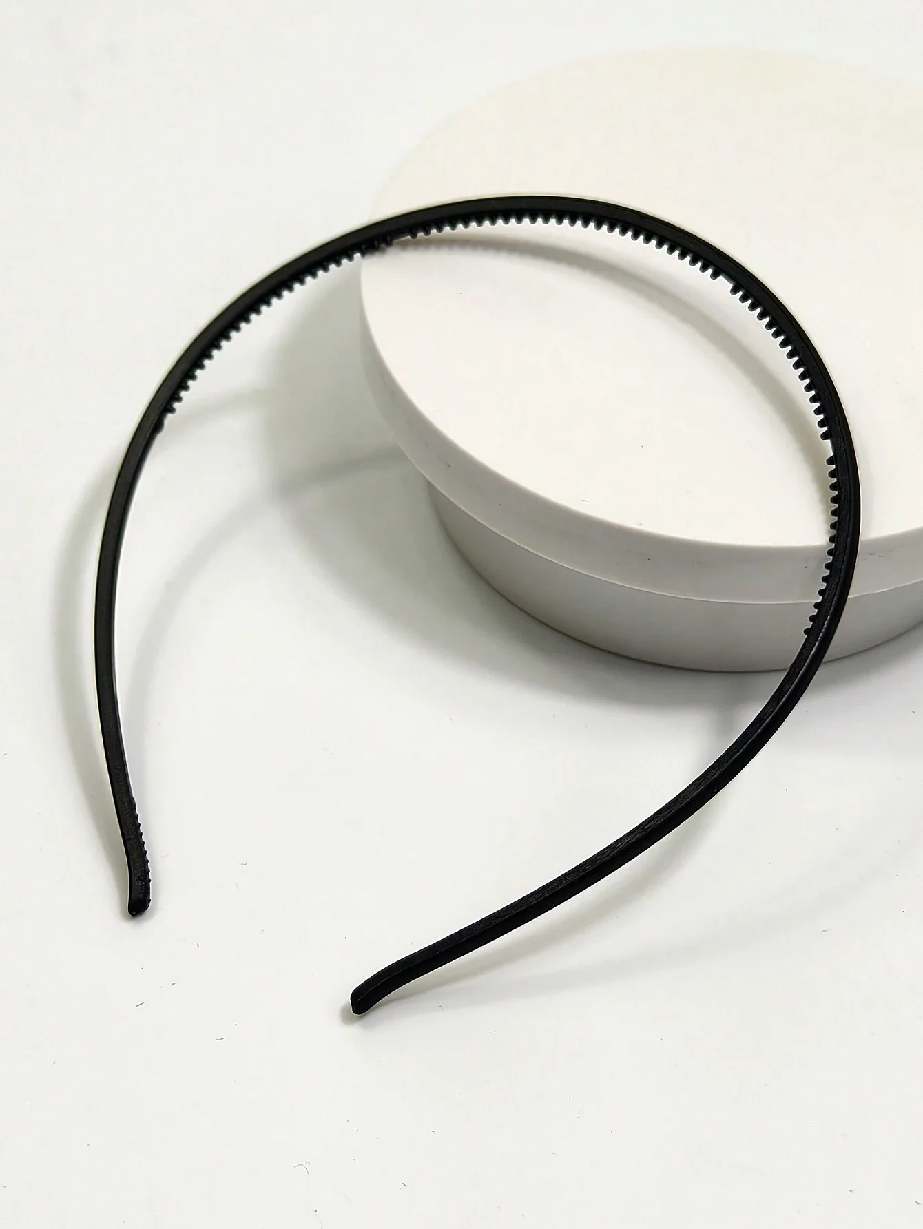 Matte Narrow Toothed Headband Minimalist Solid Color Hair Accessory For Daily Wear Makeup Skincare
Matte Narrow Toothed Headband Minimalist Solid Color Hair Accessory For Daily Wear Makeup Skincare