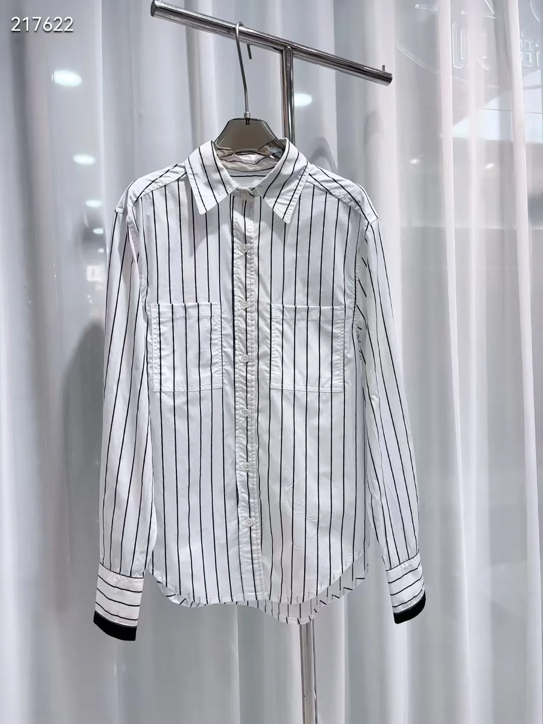 2025 весенне-летняя женская модная полосатая рубашка, повседневный топ с карманами и лацканами
2025 весенне-летняя женская модная полосатая рубашка, повседневный топ с карманами и лацканами