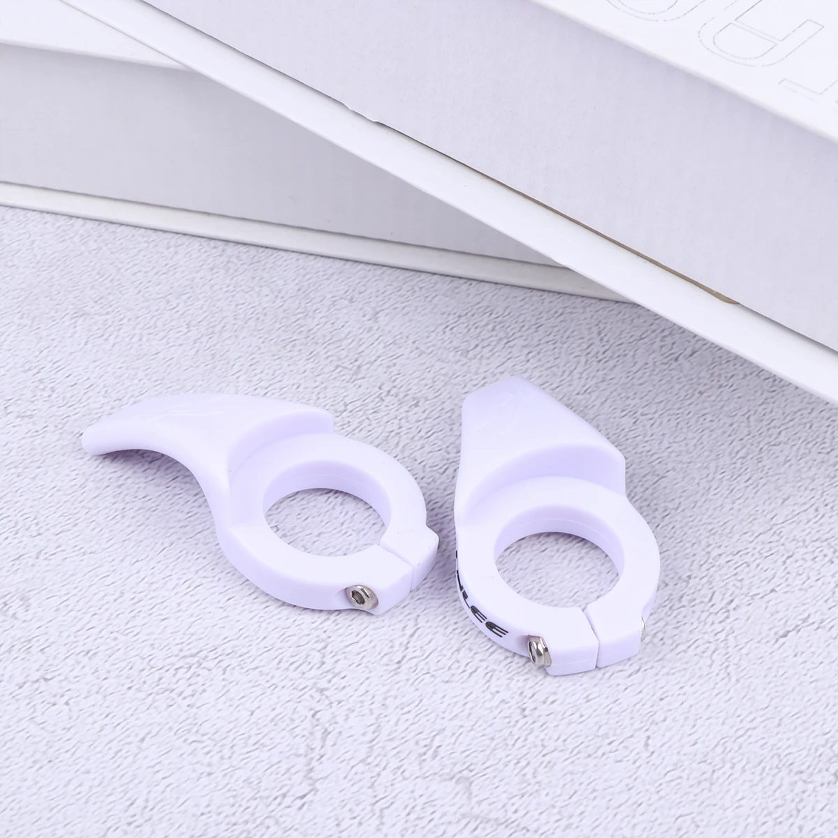 1 Pair Horn Bike Handle Bar Creative Thumb Rest Handlebar Professional Bike Handle Accessories for Mountain Bike Fixe
1 Pair Horn Bike Handle Bar Creative Thumb Rest Handlebar Professional Bike Handle Accessories for Mountain Bike Fixe