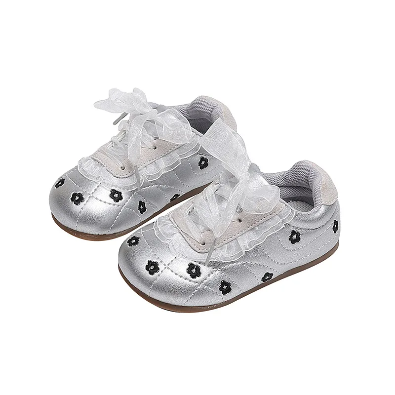 Кроссовки, брендовые кроссовки для девочек, осень 2022, новые туфли принцессы в стиле ретро, детская обувь на мягкой подошве, модная обувь для девочек, дизайнерские женские кроссовки
Кроссовки, брендовые кроссовки для девочек, осень 2022, новые туфли принцессы в стиле ретро, детская обувь на мягкой подошве, модная обувь для девочек, дизайнерские женские кроссовки