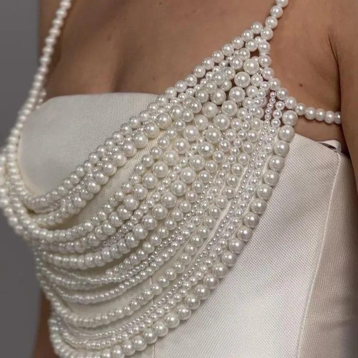 European and American White Wedding Bride Bridesmaid Beaded Chest Chain Multi-layer Hand-woven Imitation Pearl Body Chain
European and American White Wedding Bride Bridesmaid Beaded Chest Chain Multi-layer Hand-woven Imitation Pearl Body Chain