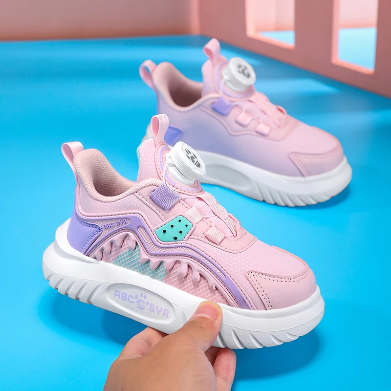 Осенние кожаные кроссовки для девочек 202, новые легкие туфли на мягкой подошве с застежкой на ручках, удобная повседневная обувь для бега для девочек
Осенние кожаные кроссовки для девочек 202, новые легкие туфли на мягкой подошве с застежкой на ручках, удобная повседневная обувь для бега для девочек