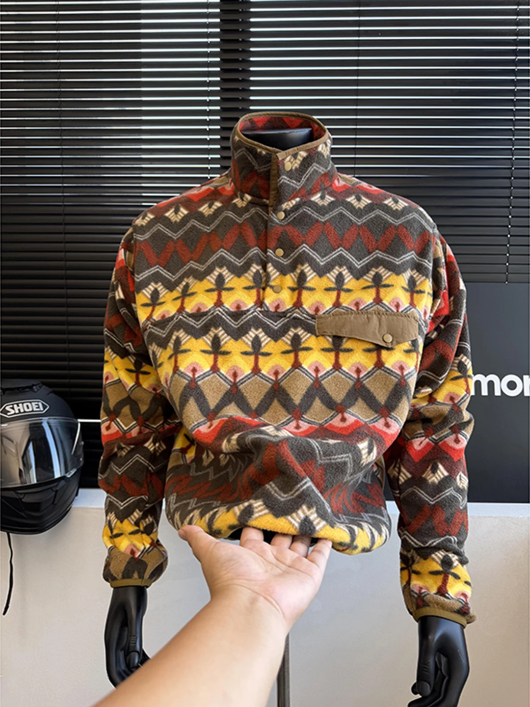 Индийский свитшот с цветочным тотемным узором, мужской зимний кардиган на молнии, легкая парная толстовка с капюшоном, повседневная, теплая, с утеплением
Индийский свитшот с цветочным тотемным узором, мужской зимний кардиган на молнии, легкая парная толстовка с капюшоном, повседневная, теплая, с утеплением