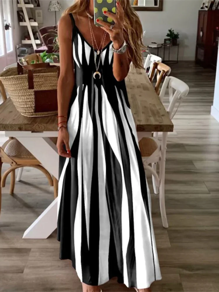 2024 European and American Summer New Casual Strap Geometric Pattern V-neck Dress
2024 European and American Summer New Casual Strap Geometric Pattern V-neck Dress