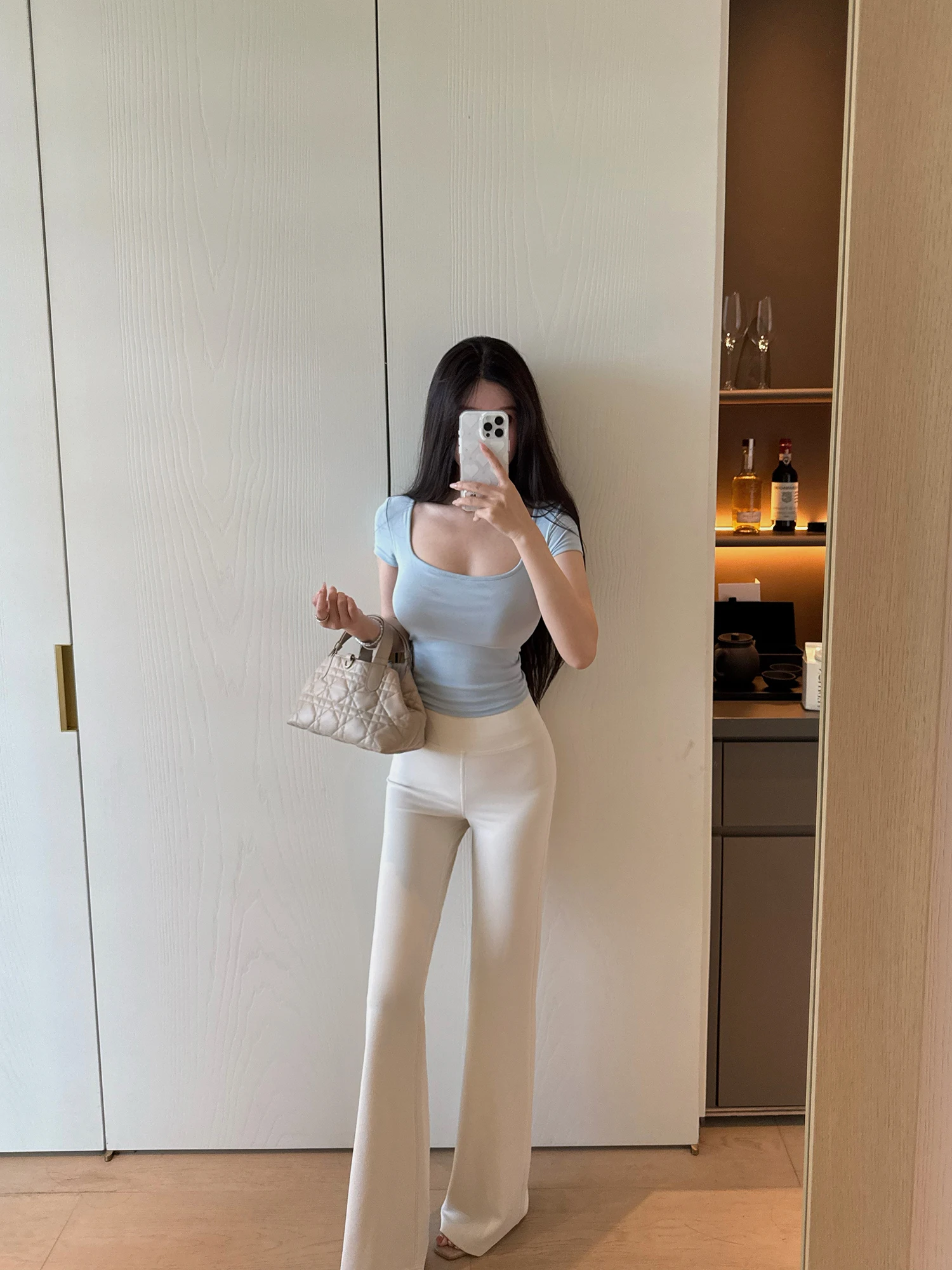 Comfortable Knitted Casual Pants High Waist Micro Flared Legs Soft Stretchy Fabric Regenerated Cellulose Fiber Polyester Spandex
Comfortable Knitted Casual Pants High Waist Micro Flared Legs Soft Stretchy Fabric Regenerated Cellulose Fiber Polyester Spandex
