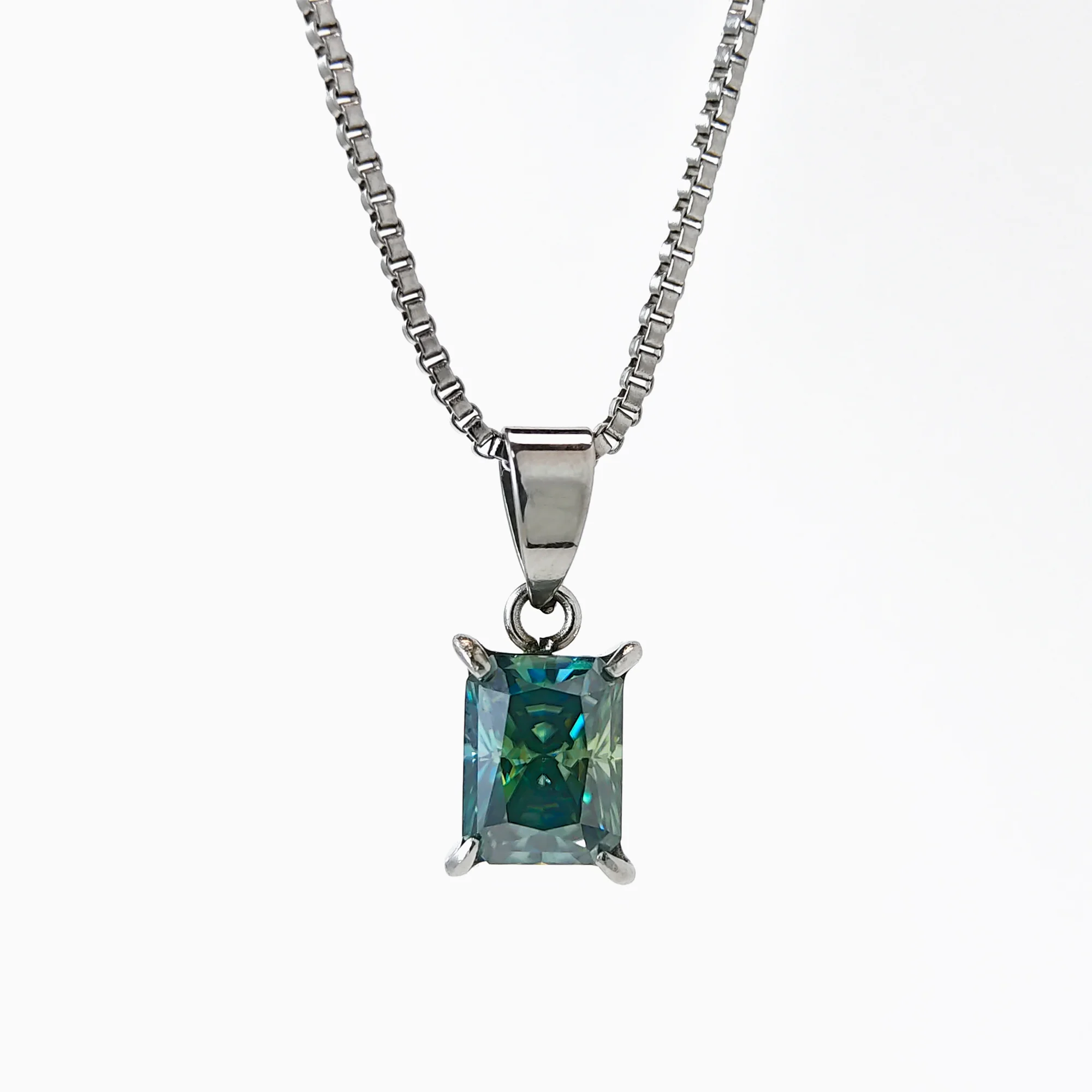 1pc 2.0Carat Glamorous Square Green Synthetic Moissanite Pendant Necklace, with A Fashionable Design, It Is Exquisite.
1pc 2.0Carat Glamorous Square Green Synthetic Moissanite Pendant Necklace, with A Fashionable Design, It Is Exquisite.