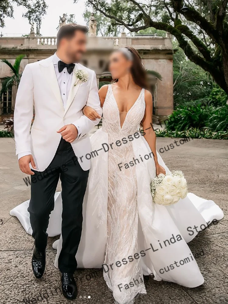 Luxury Wedding Dresses ILLUSION Beads Lace Bridal Gowns Long Tail Bride Gowns V-Neck Detachable Train Sleeveless Customized
Luxury Wedding Dresses ILLUSION Beads Lace Bridal Gowns Long Tail Bride Gowns V-Neck Detachable Train Sleeveless Customized