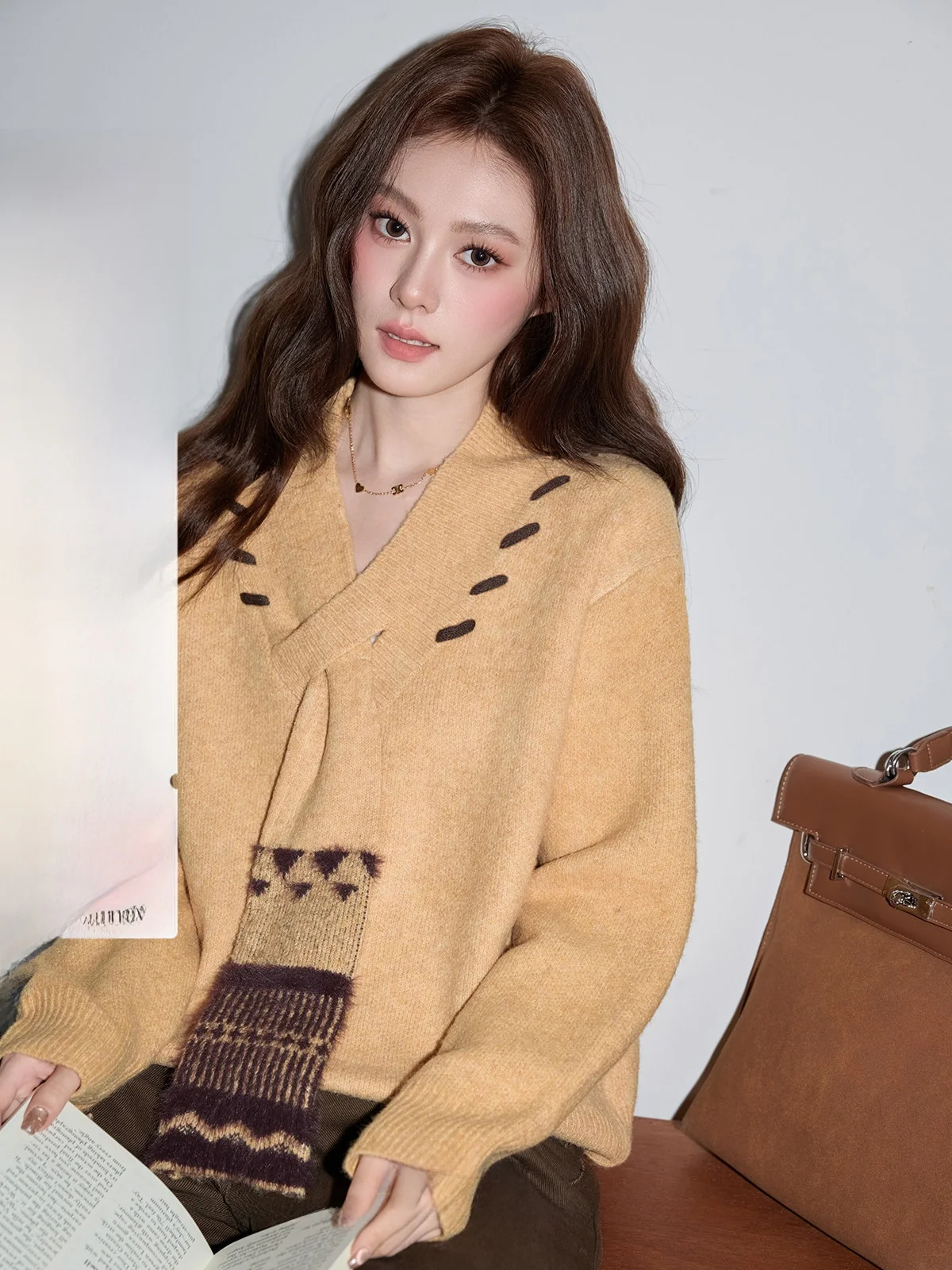 Soft V-Ne Color Blo Sweater Women's Winter Inner Wear Outerwear Lazy Knitted Top Korean Sle Regular Fit Long Sve
Soft V-Ne Color Blo Sweater Women's Winter Inner Wear Outerwear Lazy Knitted Top Korean Sle Regular Fit Long Sve