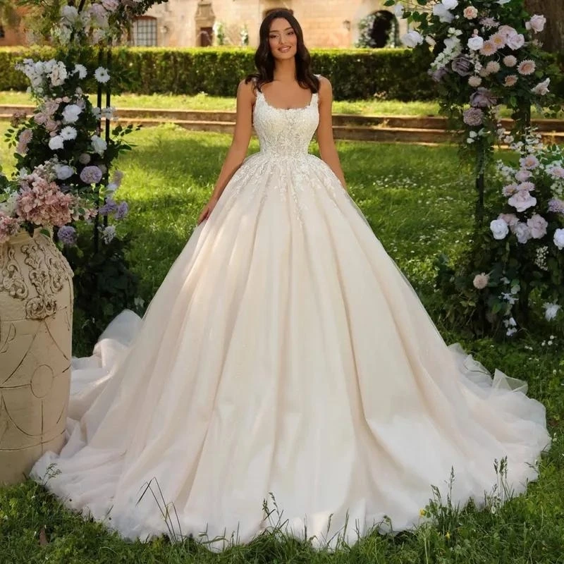 Romantic Square Collar Zipper Ball Gown Wedding Dresses Delicate Beading Appliques Princess Bridal Gown vestidos de novia
Romantic Square Collar Zipper Ball Gown Wedding Dresses Delicate Beading Appliques Princess Bridal Gown vestidos de novia