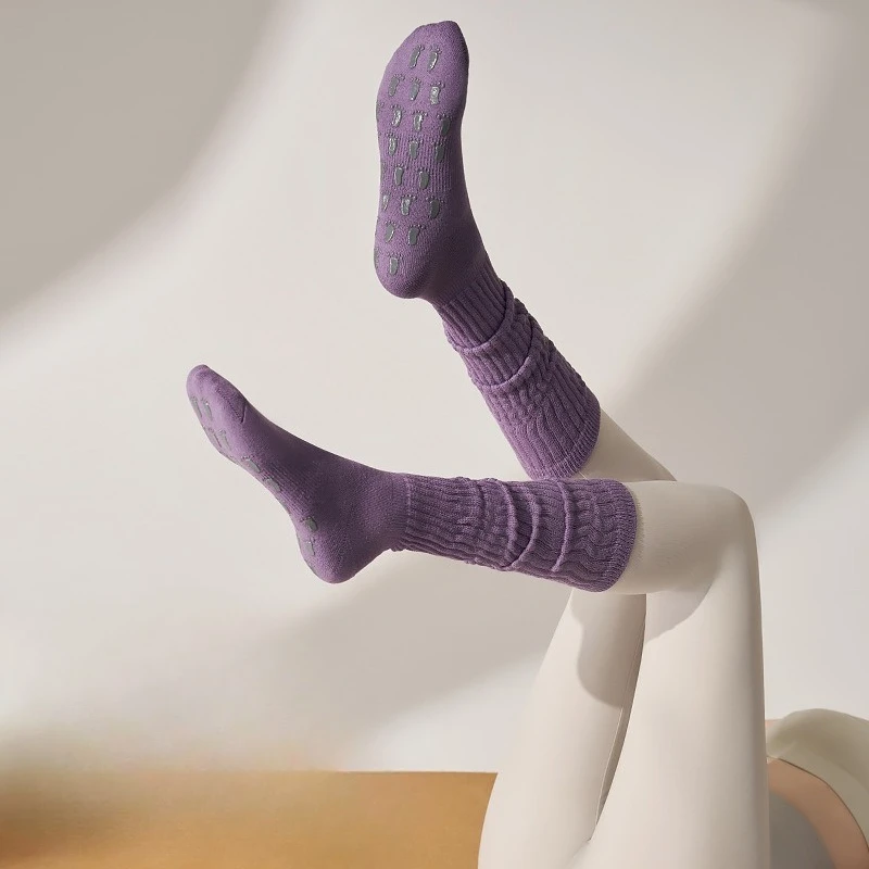 a pair of Autumn and winter long tube yoga socks for children, anti slip Pilates special sports and fitness, thickened
a pair of Autumn and winter long tube yoga socks for children, anti slip Pilates special sports and fitness, thickened