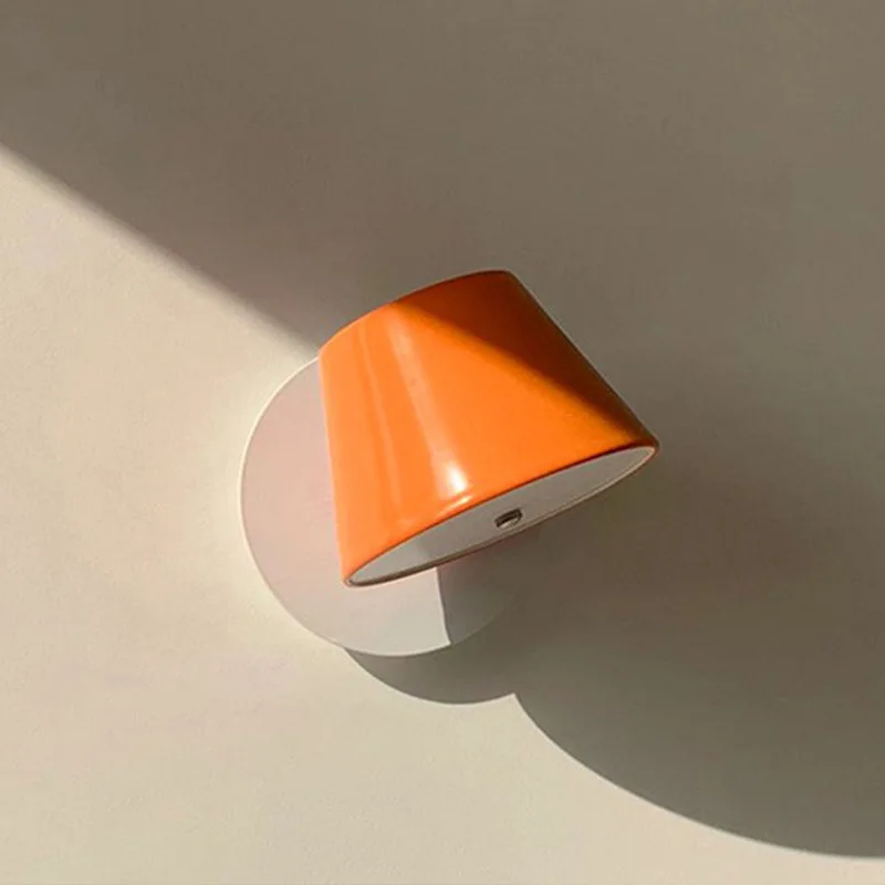 Medieval bedroom bedside wall lamp Tam creative rotatable reading aisle porch
Medieval bedroom bedside wall lamp Tam creative rotatable reading aisle porch