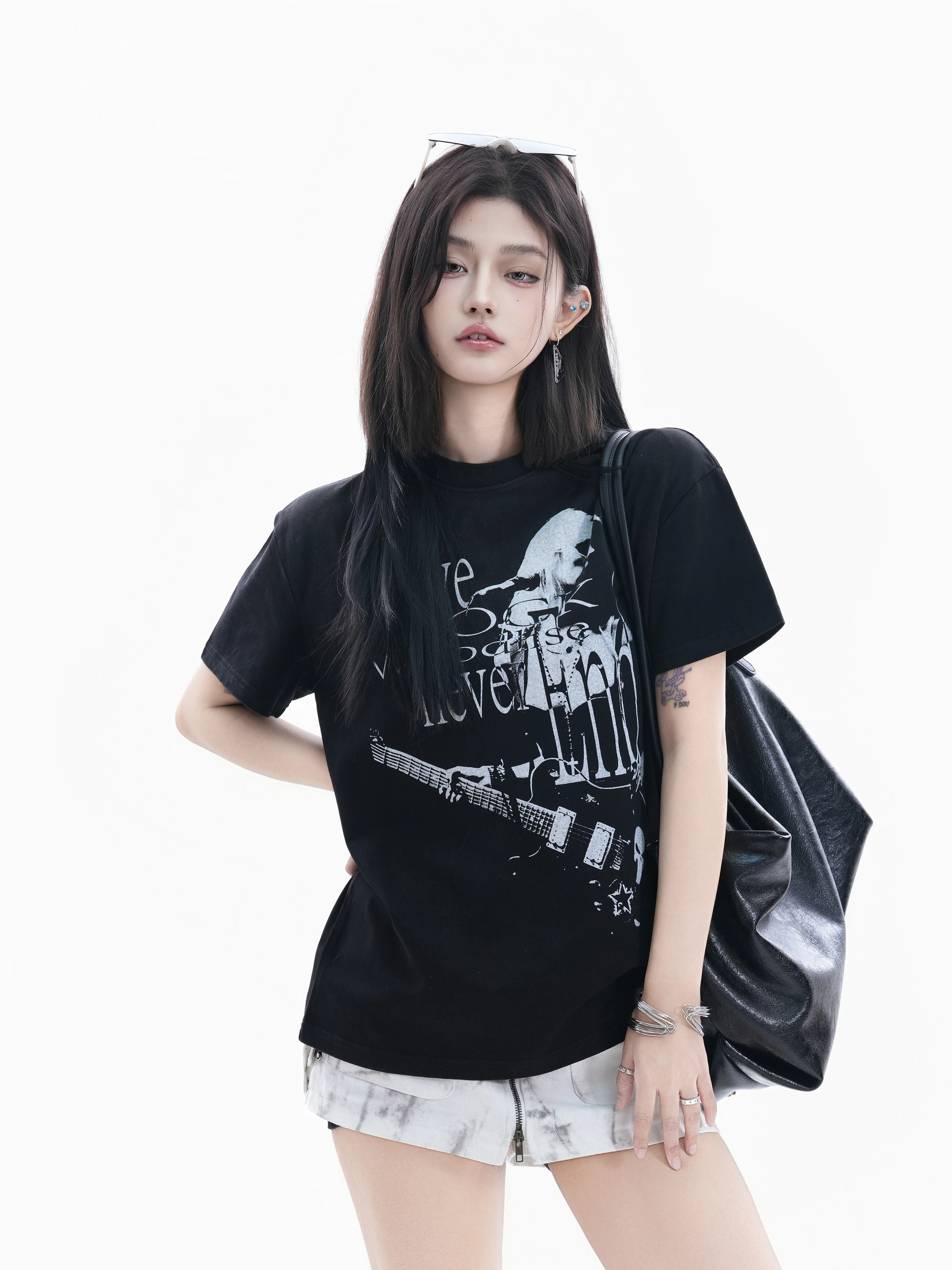 Retro American Style Short Sleeve T-Shirt Women Loose Cotton Vintage Printed Band Tee Unisex round Neck Casual Summer Top
Retro American Style Short Sleeve T-Shirt Women Loose Cotton Vintage Printed Band Tee Unisex round Neck Casual Summer Top