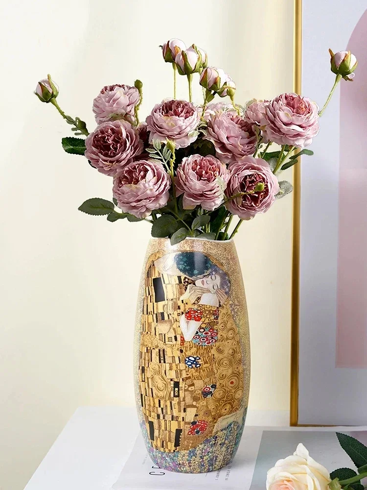 Luxury European and American style retro resin vase home office desk decoration creative vase wedding gift Christmas decorations
Luxury European and American style retro resin vase home office desk decoration creative vase wedding gift Christmas decorations