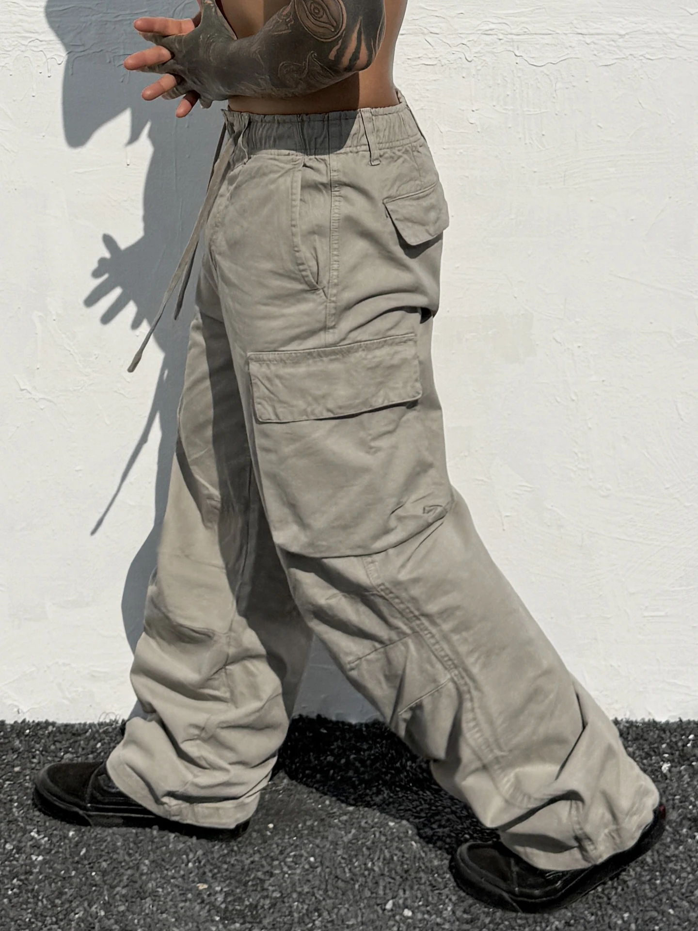 Retro American Khaki Work Pants Men's Loose Hip Hop Wide Leg Casual Trousers New 2025 Canvas Soldier Pants Comfortable Fit
Retro American Khaki Work Pants Men's Loose Hip Hop Wide Leg Casual Trousers New 2025 Canvas Soldier Pants Comfortable Fit