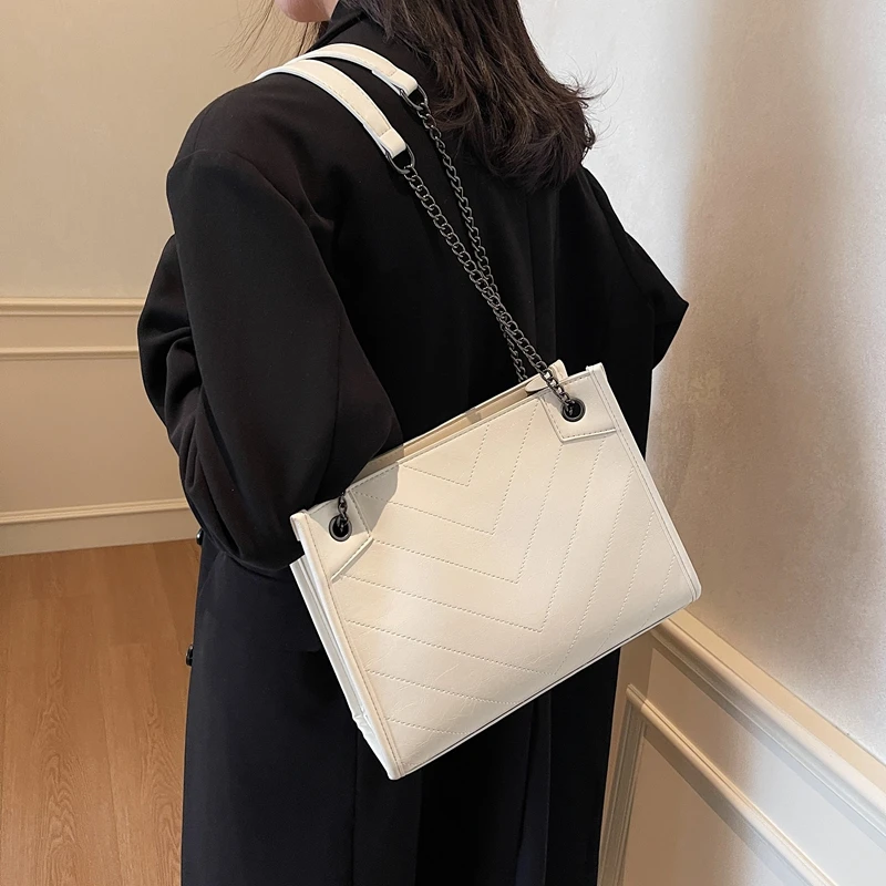 High Quality Women PU Leather Chain Shoulder Bags Fashion Ladies Stripe Handbags Messenger Bags Casual Crossbody Bags for Women
High Quality Women PU Leather Chain Shoulder Bags Fashion Ladies Stripe Handbags Messenger Bags Casual Crossbody Bags for Women