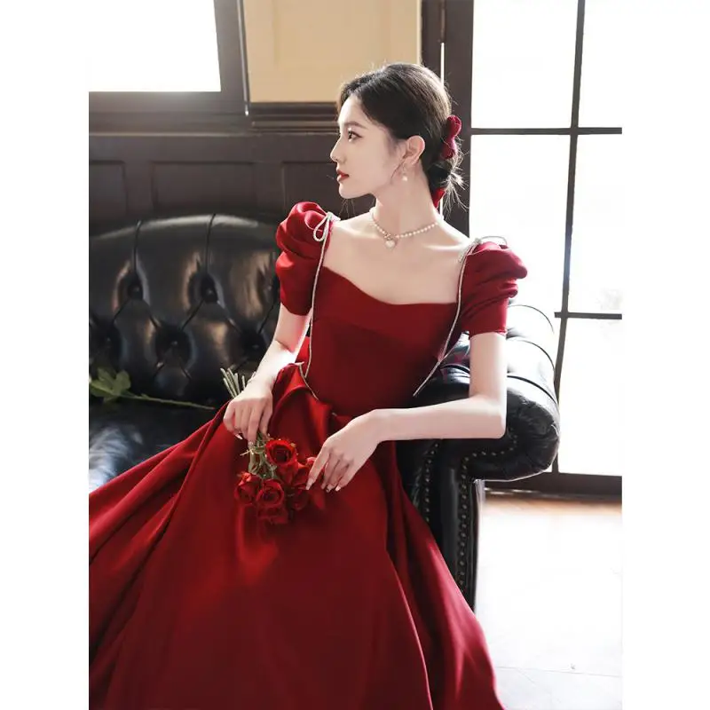 Bride's New Satin Simple Temperament Square Neck Dress With Bubble Sleeves For Wedding Toasting
Bride's New Satin Simple Temperament Square Neck Dress With Bubble Sleeves For Wedding Toasting