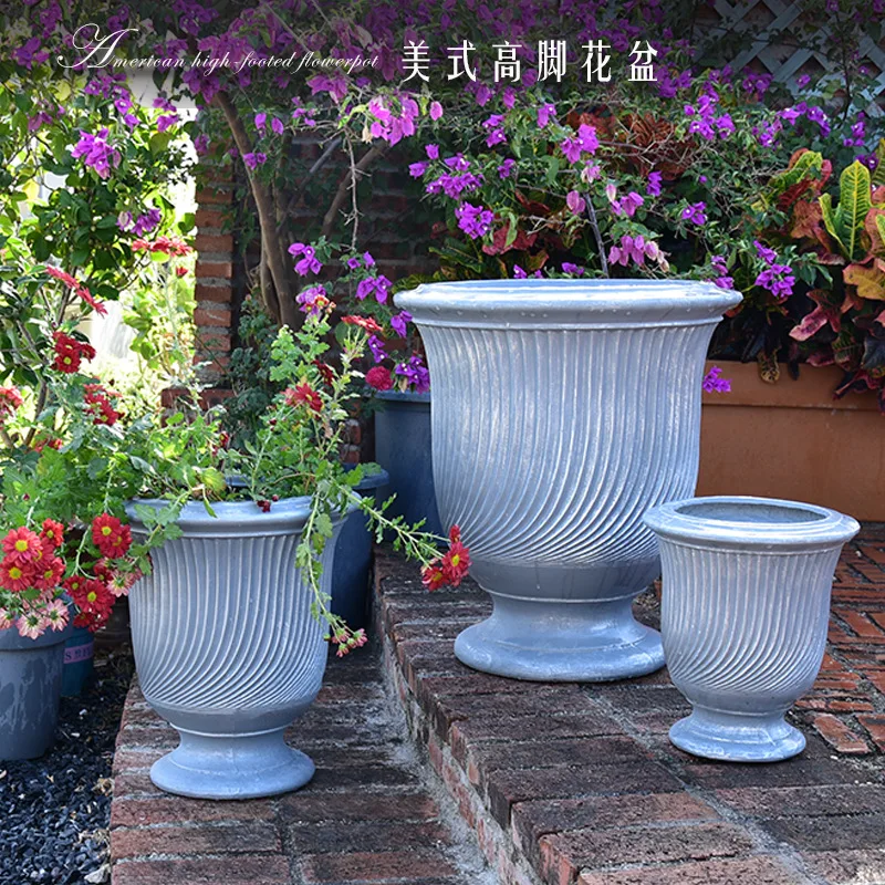 American Roman flower pot ornament trophy pot magnesium mud high-end wedding ceremony road entrance garden villa door decoration
American Roman flower pot ornament trophy pot magnesium mud high-end wedding ceremony road entrance garden villa door decoration