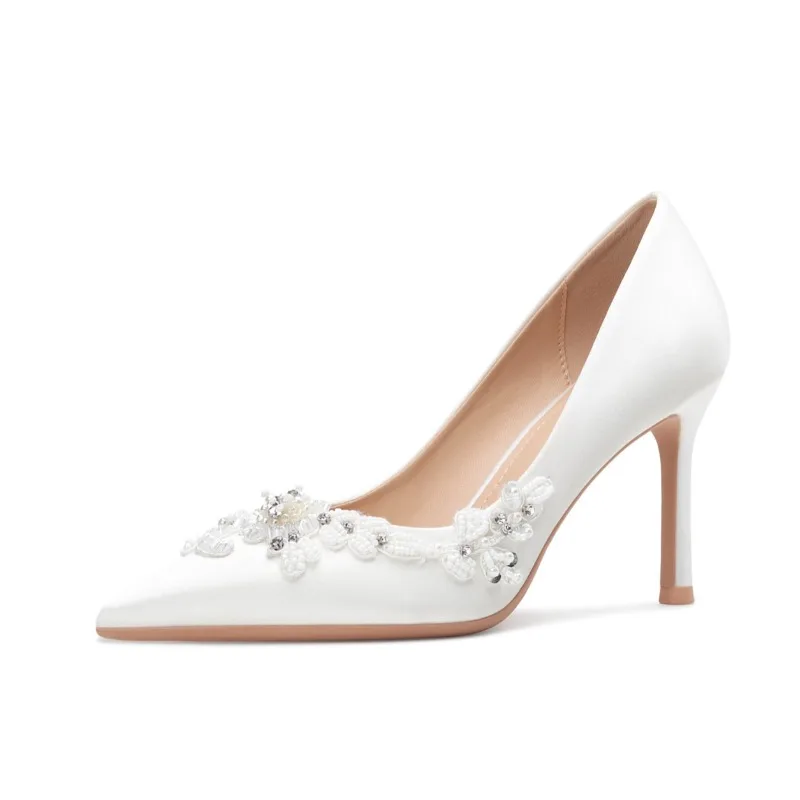 2026 New Pointed Shallow Mouth Thin Heel Women Single Shoe Silk White Rhinestone High Heels Off White 6.5CM Wedding Banquet Shoe
2026 New Pointed Shallow Mouth Thin Heel Women Single Shoe Silk White Rhinestone High Heels Off White 6.5CM Wedding Banquet Shoe