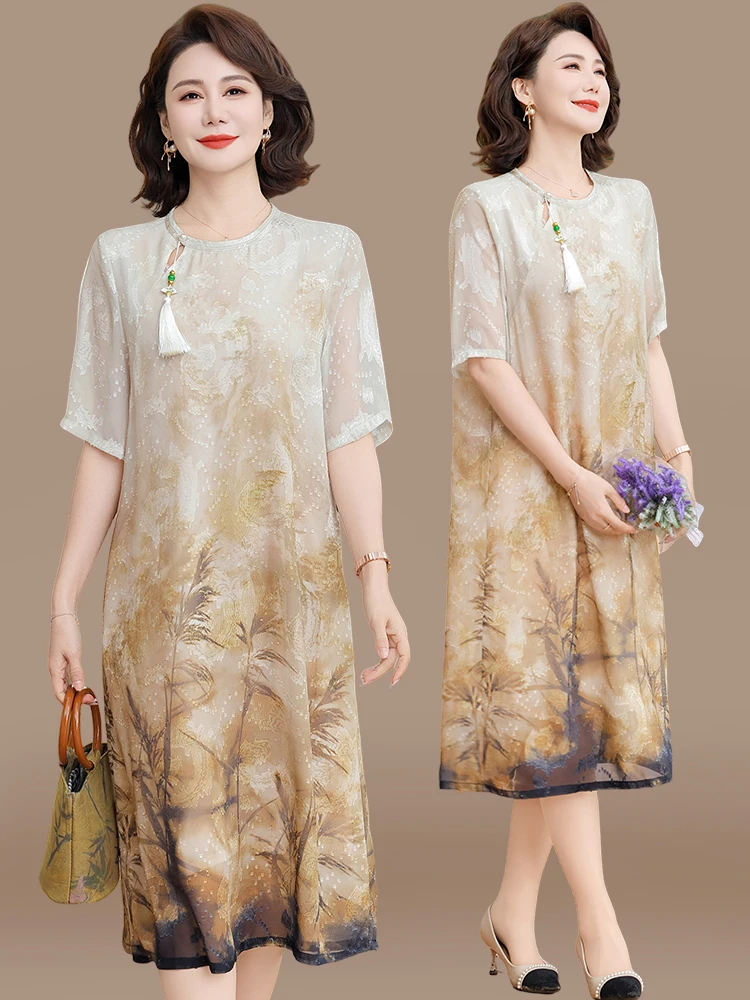 Модное летнее платье-ципао миди для женщин среднего и старшего возраста, свободного кроя, с круглым вырезом, коротким рукавом и цветочным принтом.
Модное летнее платье-ципао миди для женщин среднего и старшего возраста, свободного кроя, с круглым вырезом, коротким рукавом и цветочным принтом.