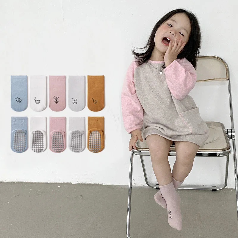 Summer Anti-Slip Baby Socks Toddler Cartoon Simple Line-drawing Pattern Floor Socks
Summer Anti-Slip Baby Socks Toddler Cartoon Simple Line-drawing Pattern Floor Socks