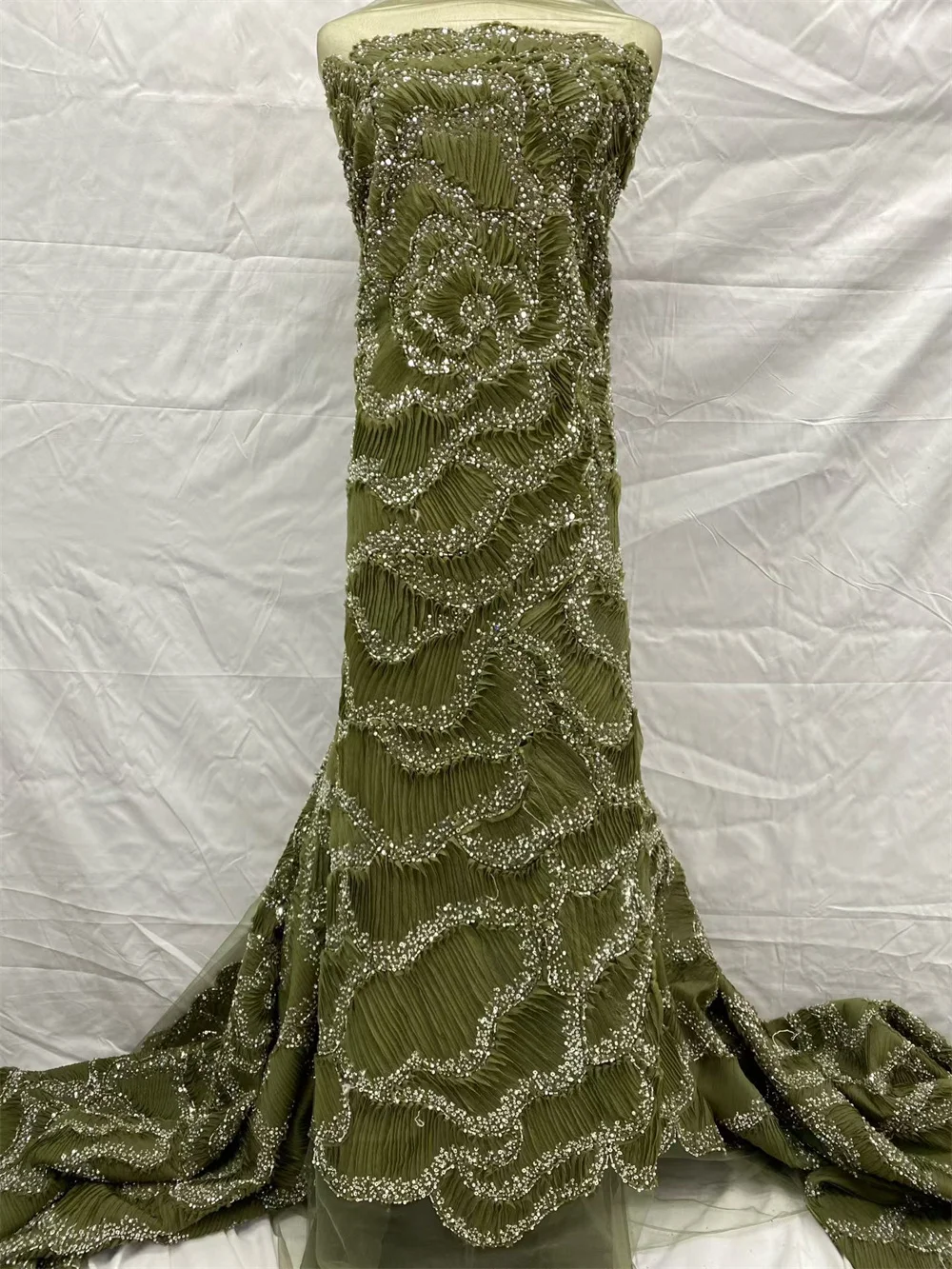 2026 Luxury Soft African Austria Beaded Lace Fabric with Sequin Elegant High-Quality Tube Lace for Wedding&Evening Dress G63-1
2026 Luxury Soft African Austria Beaded Lace Fabric with Sequin Elegant High-Quality Tube Lace for Wedding&Evening Dress G63-1