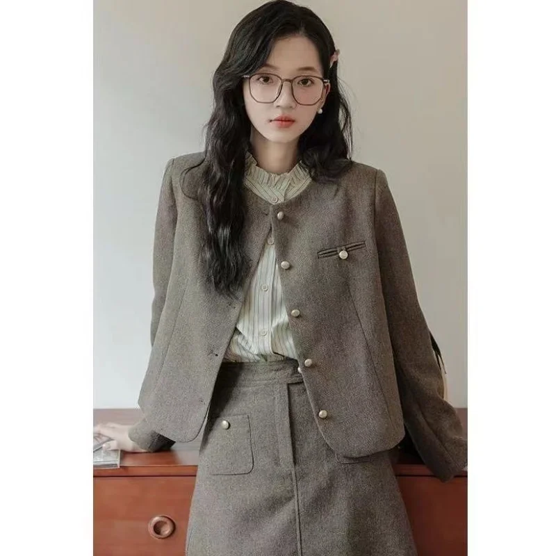 Свободный дизайн, новая французская рубашка в полоску с рюшами и длинными рукавами в стиле ретро, топ
Свободный дизайн, новая французская рубашка в полоску с рюшами и длинными рукавами в стиле ретро, топ